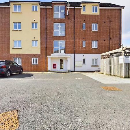 Chic City Centre Apartment With Allocated Parking Swansea Dış mekan fotoğraf