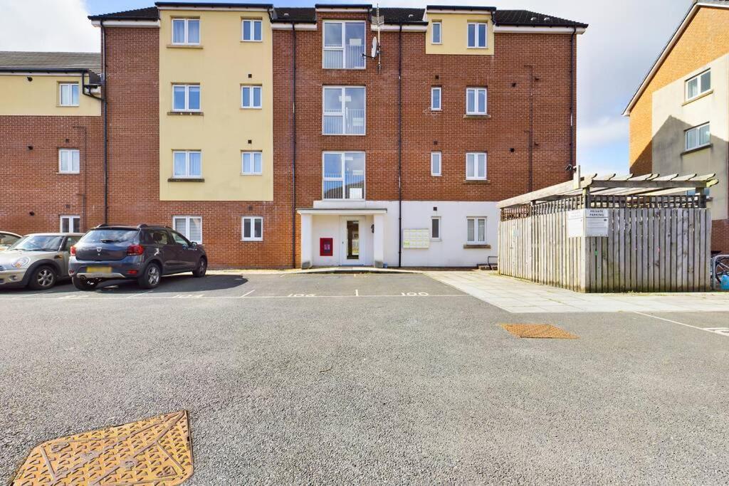 Chic City Centre Apartment With Allocated Parking Swansea Dış mekan fotoğraf