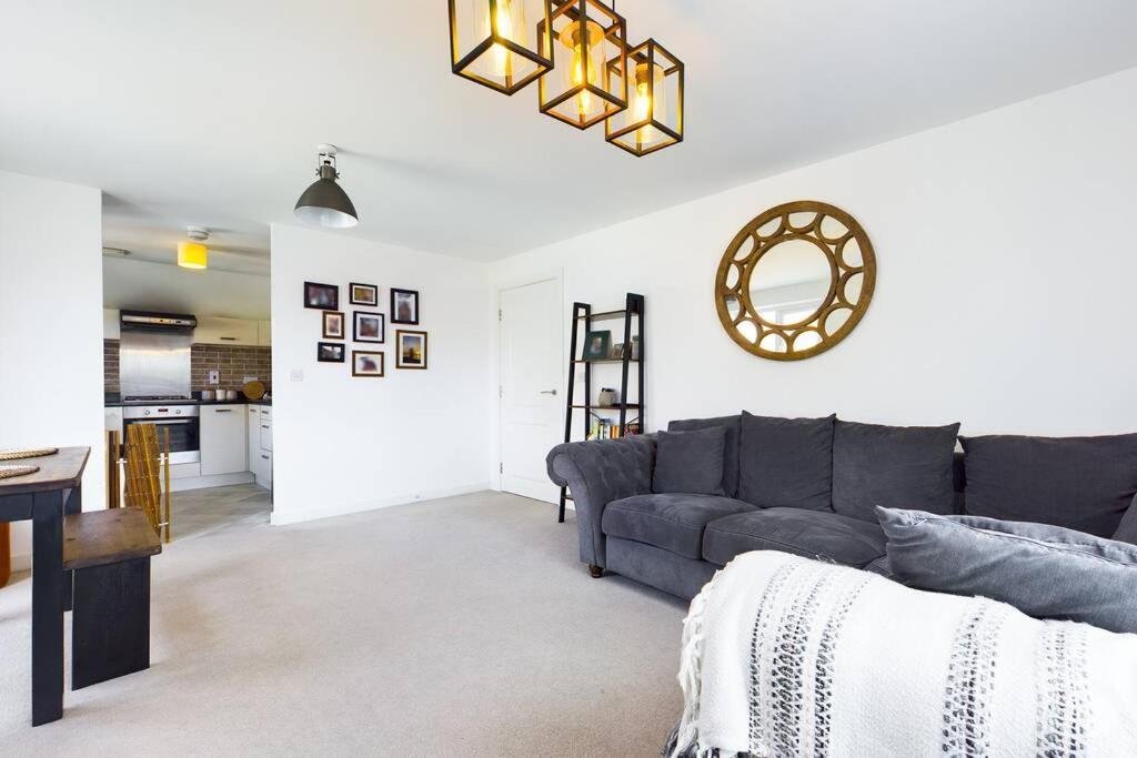 Chic City Centre Apartment With Allocated Parking Swansea Dış mekan fotoğraf